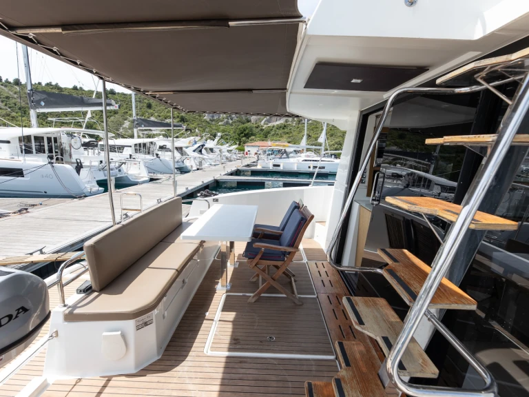 Bareboat Rental Motorboat Fountaine Pajot with a boat licence