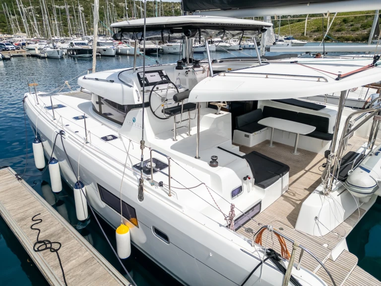 Catamaran rental in Primošten - Lagoon Lagoon 42