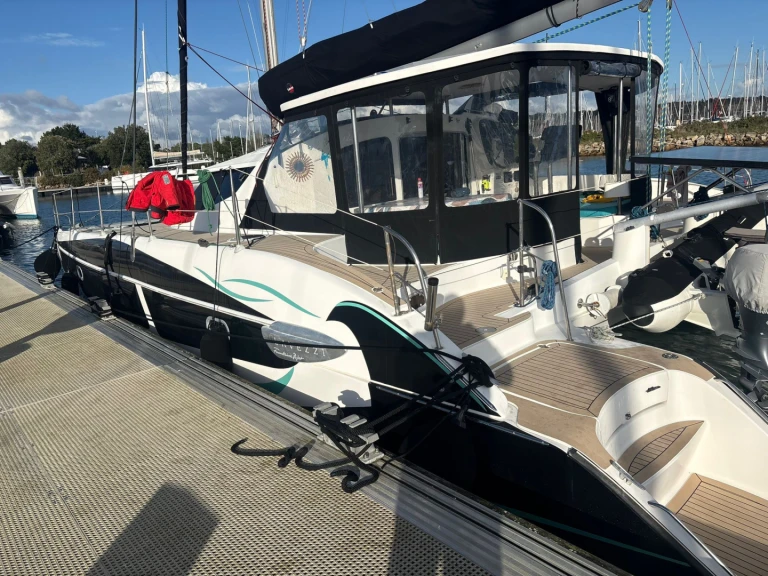 Catamaran rental in La Rochelle - Fountaine Pajot Lavezzi 40
