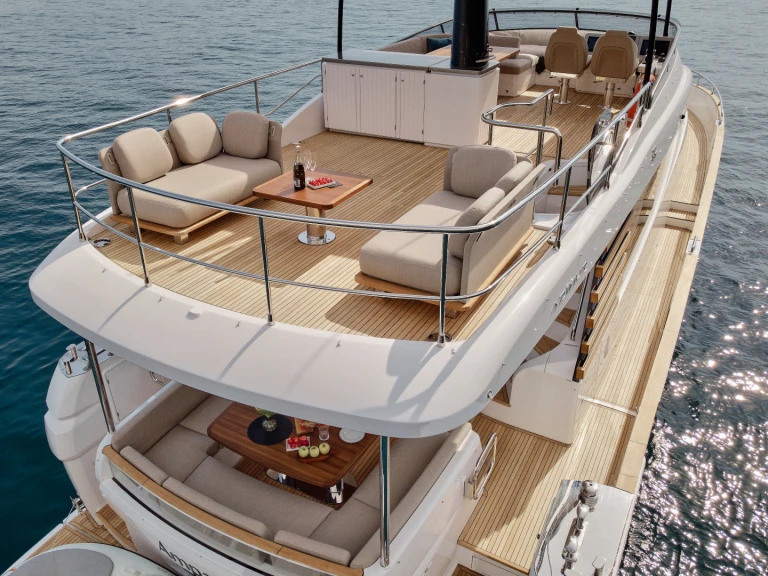 Yacht charter Podstrana cheap Azimut Magellano 66