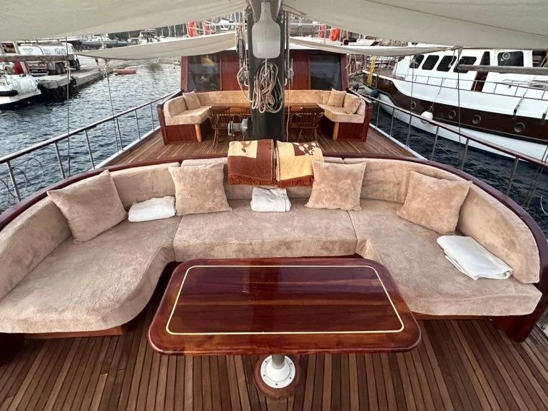 Sailboat for rent Göcek at the best price