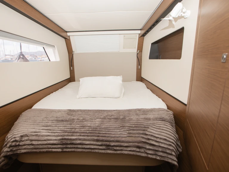 Catamaran for rent Lefkáda at the best price