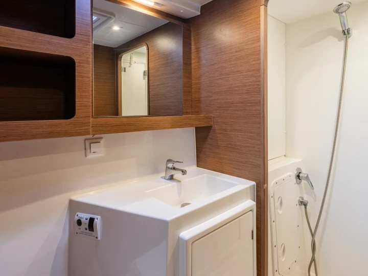 Yacht charter Néa Péramos cheap Lagoon 42