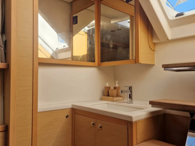 Catamaran rental in Le Marin - Lagoon Lagoon 52 S