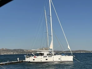 Sailboat for rent Lefkáda at the best price