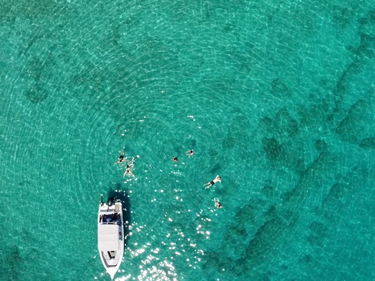 Yacht charter Lagonisí cheap GT23 open