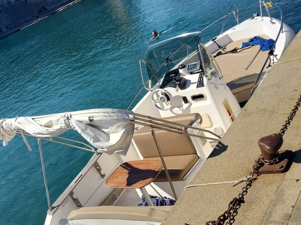 Yacht charter Sainte-Marie-la-Mer cheap Cap 21 Open