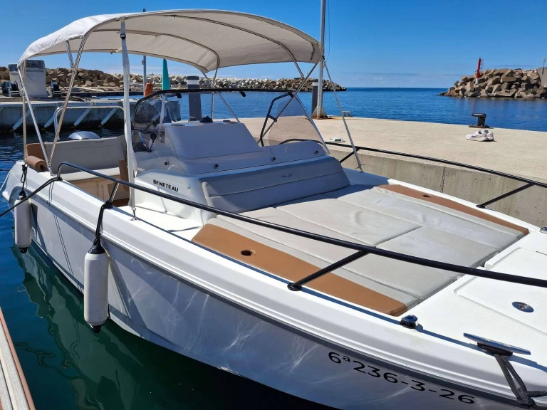 Motorboat rental in Marina de Palamós - Bénéteau Flyer 7 SUNdeck