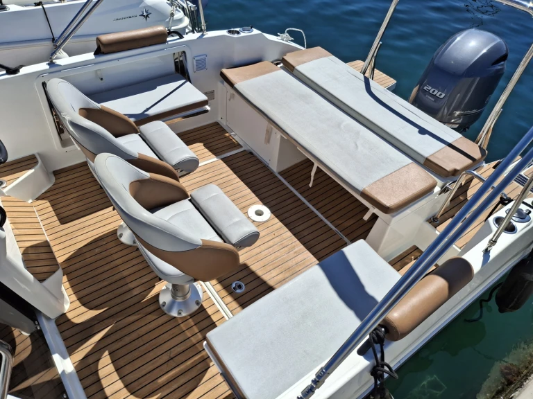 Boat rental Bénéteau Flyer 7 SUNdeck in Marina de Palamós on Samboat