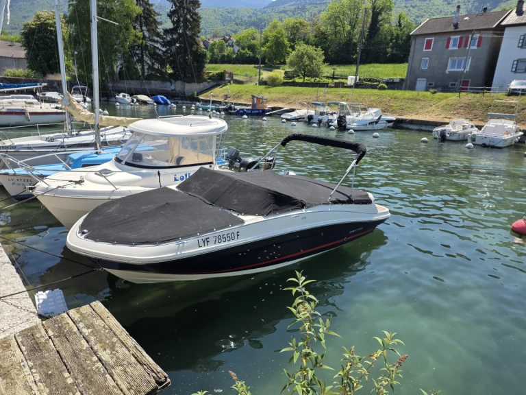 Bayliner VR5 charter bareboat or captained in  Lugrin