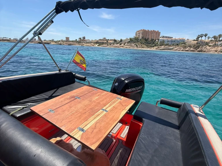 Bareboat Rental Motorboat Nuva with a boat licence