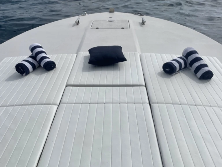 Luxury Yacht rental in Ischia - Itama Itama 38 Open