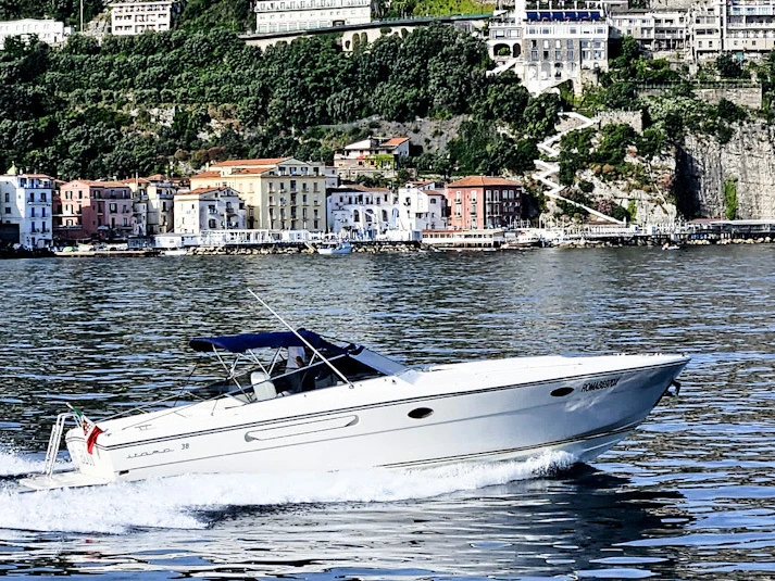 Luxury Yacht rental with or without captain Itama Ischia