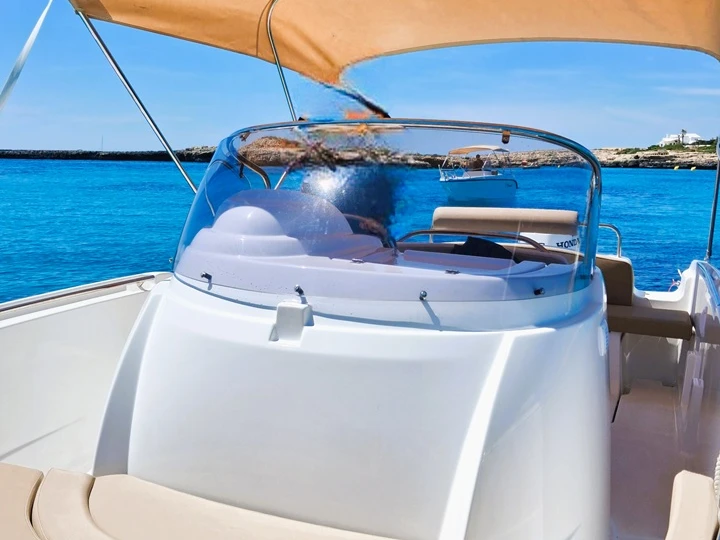 Motorboat for rent Ciutadella de Menorca at the best price