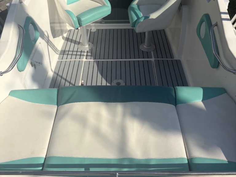 Boat rental Jeanneau Leader 605 in France on Samboat