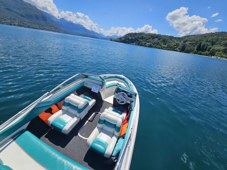 Larson 150 in Annecy on SamBoat