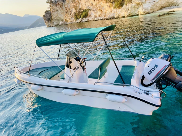 Yacht charter Nydri cheap BLU WATER 185