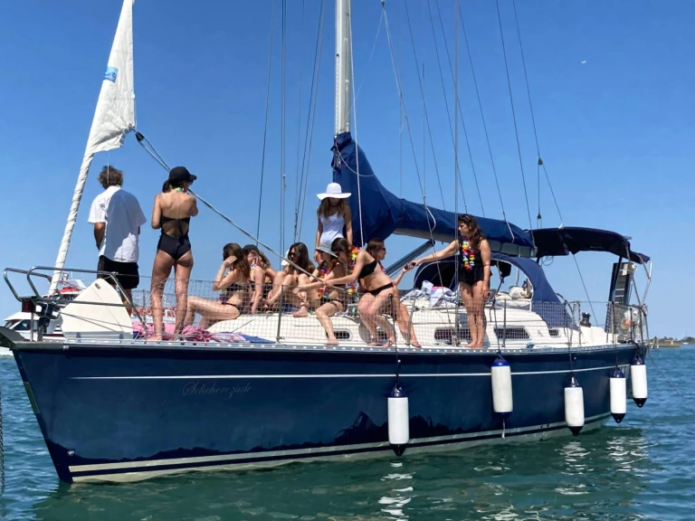 Bareboat Rental Sailboat Hanse with a boat licence