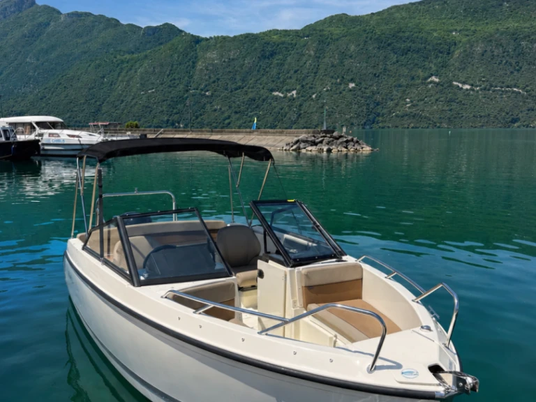 Motorboat for rent Aix-les-Bains at the best price