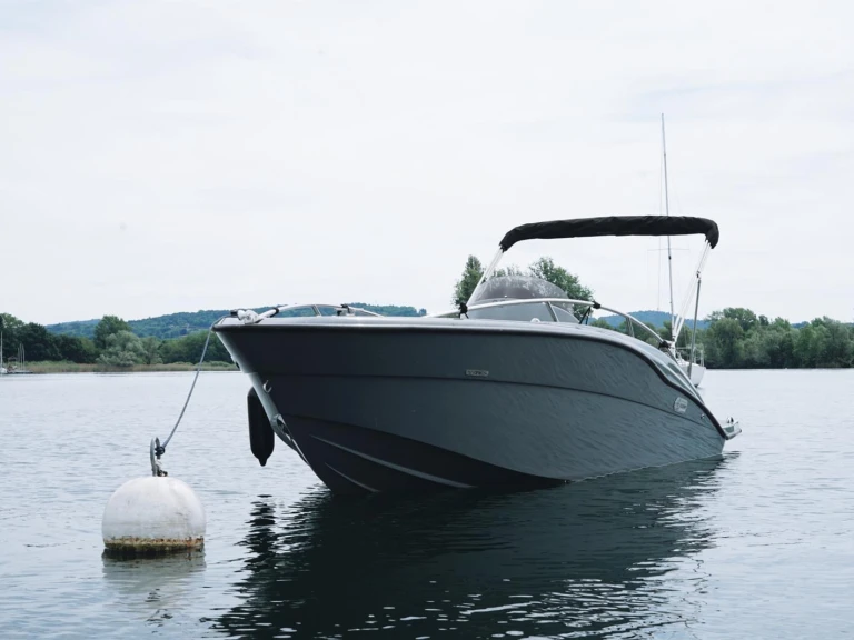 Motorboat rental with or without captain Clear Angera