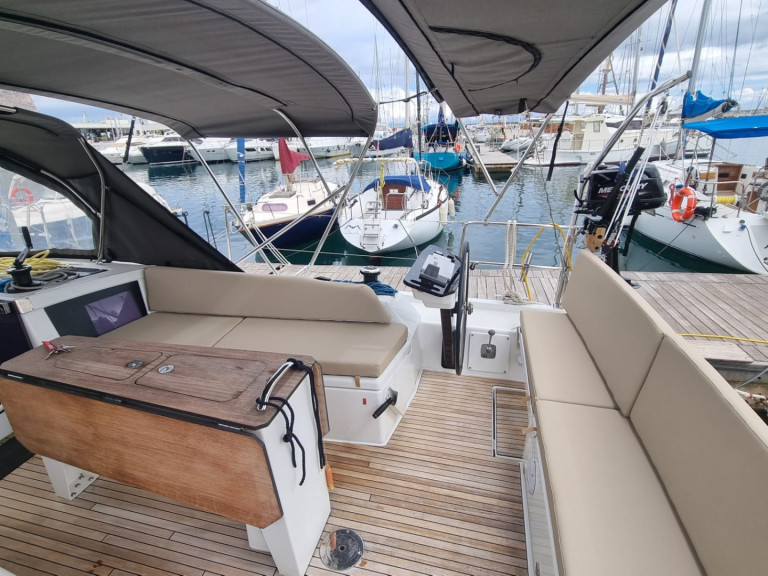 Rent a Dufour Dufour 41 Palermo