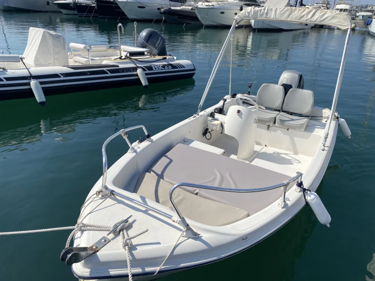 Motorboat rental in Golfe-Juan - Quicksilver Quicksilver 440 Fish