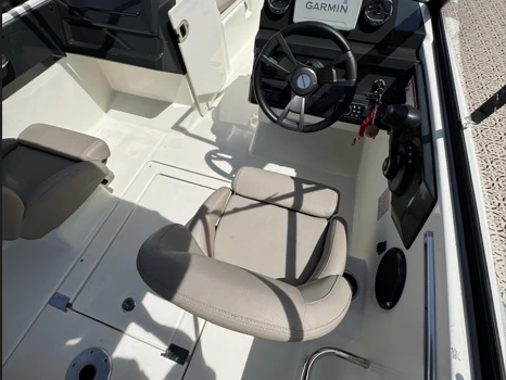 Yacht charter Aix-les-Bains cheap Activ 555 Bowrider