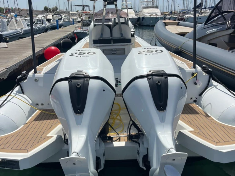 Altamarea Wave 35 gt in Castellammare del Golfo on SamBoat