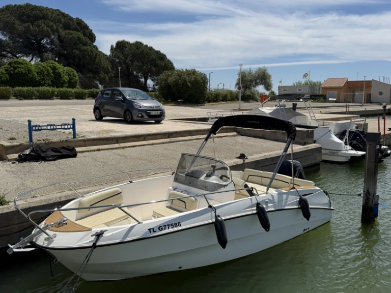 Boat rental Karnic 1851 in La Londe-les-Maures on Samboat