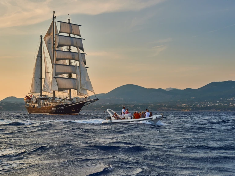 Boat rental Custom Made custom in Piraeus Port on Samboat
