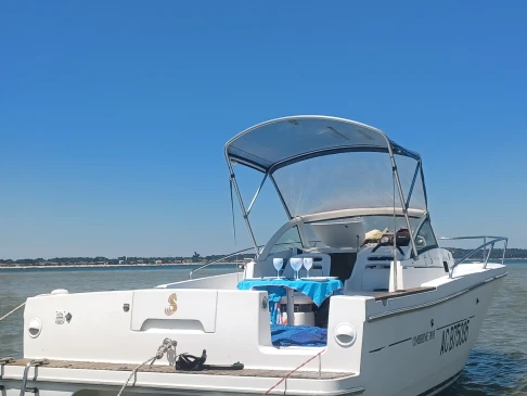 Boat rental Bénéteau Ombrine 700 in Andernos-les-Bains on Samboat