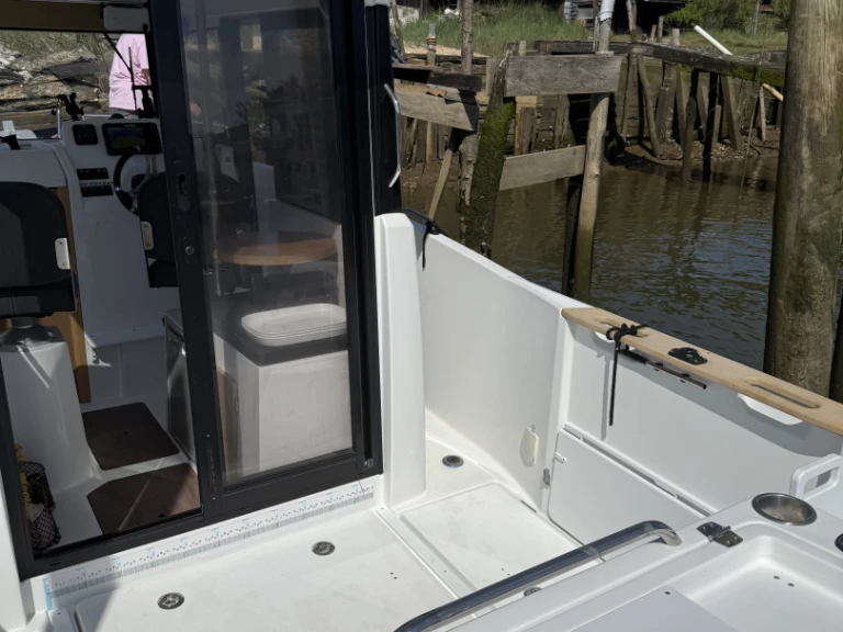 Rent a Pacific Craft Pacific Craft 650 WA Diamond Head Arcachon