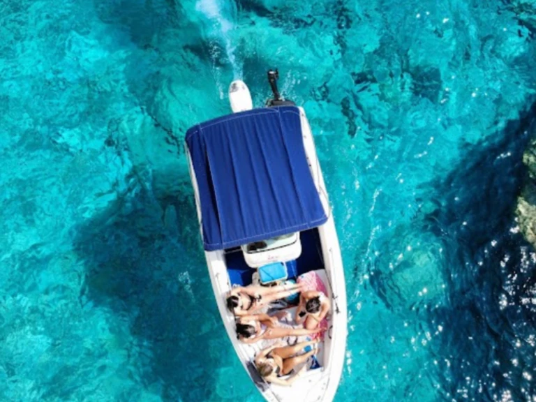 Motorboat rental with or without captain Ranieri Zakynthos