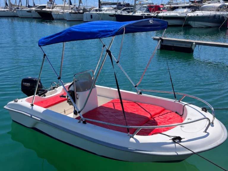 Motorboat for rent Sant Andreu de Llavaneres at the best price
