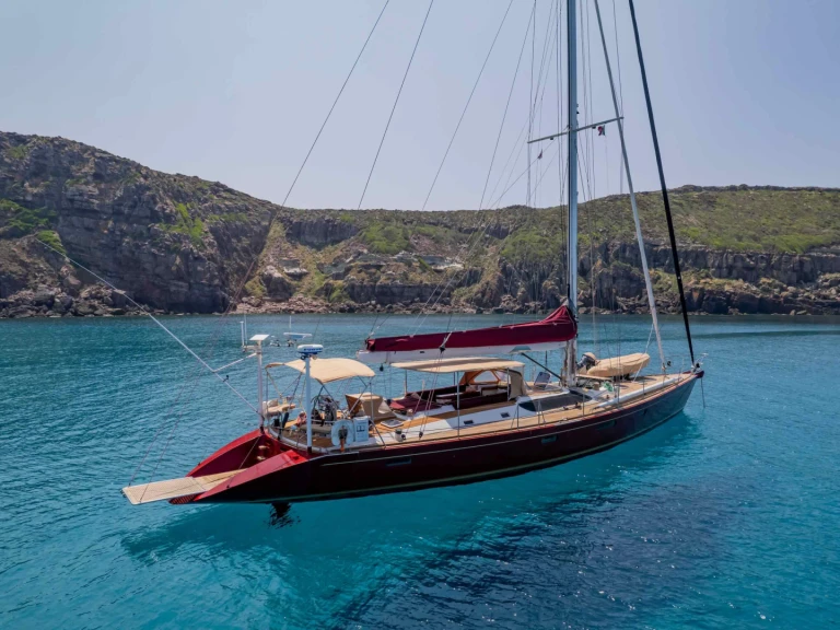 Sailboat for rent Pisa at the best price