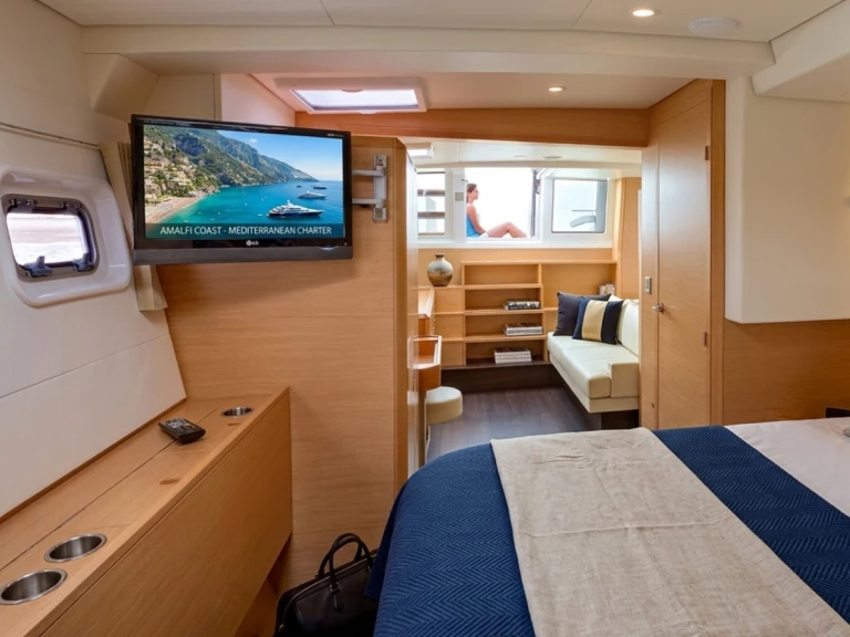 Boat rental Lagoon Lagoon 620 (3 cab) in Castellammare di Stabia on Samboat