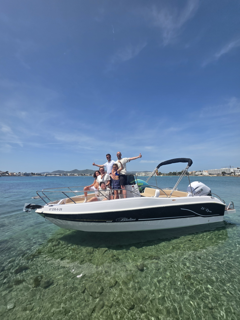 Rent a Blumax Bluline 21 Ibiza Town