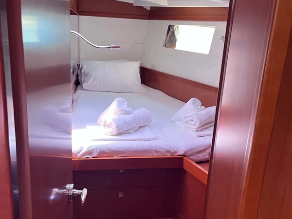 Sailboat rental with or without captain Bénéteau Skiathos