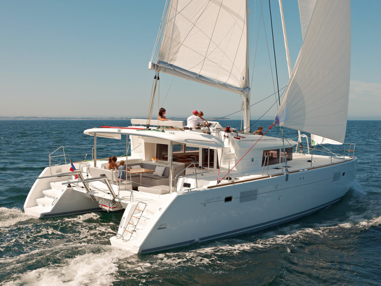 Catamaran rental in Turgutreis - Lagoon Lagoon 450 F