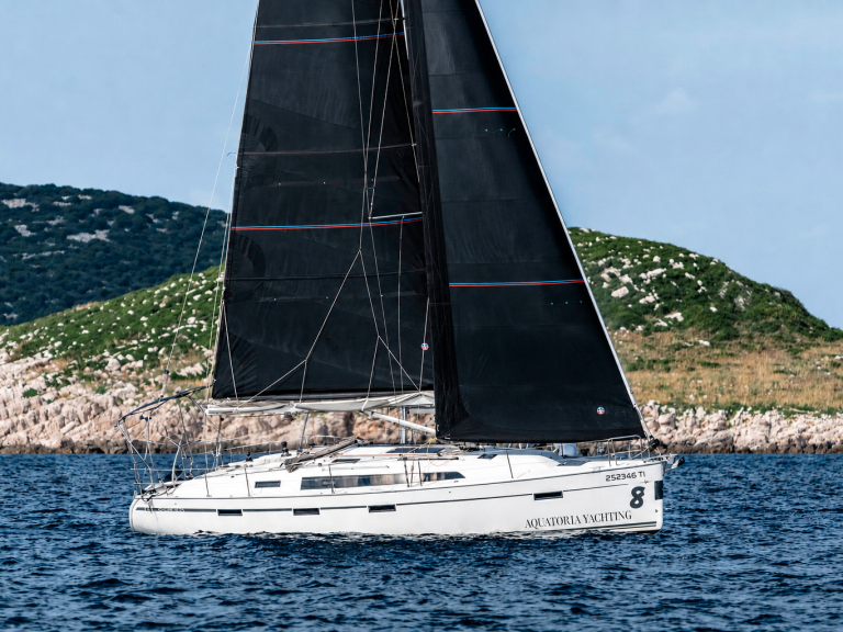 Sailboat for rent Pirovac at the best price