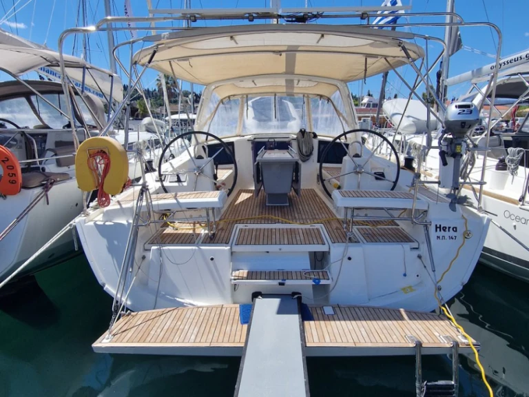 Sailboat rental in Gouvia - Bénéteau Oceanis 41.1