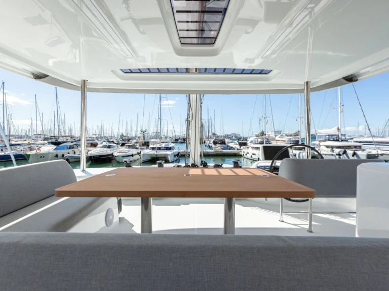 Catamaran rental in Palma de Mallorca - Lagoon Lagoon 55 - 4 + 2 cab.