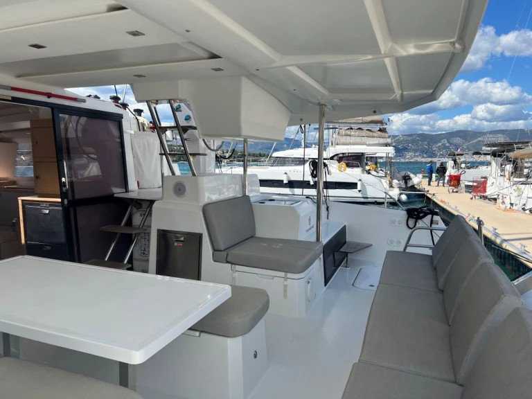Fountaine Pajot Astrea 42 in Saint-Mandrier-sur-Mer on SamBoat