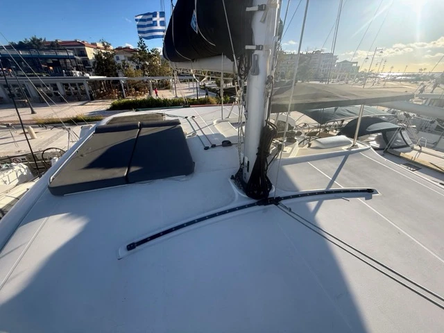 Yacht charter Lefkáda cheap Lagoon 42