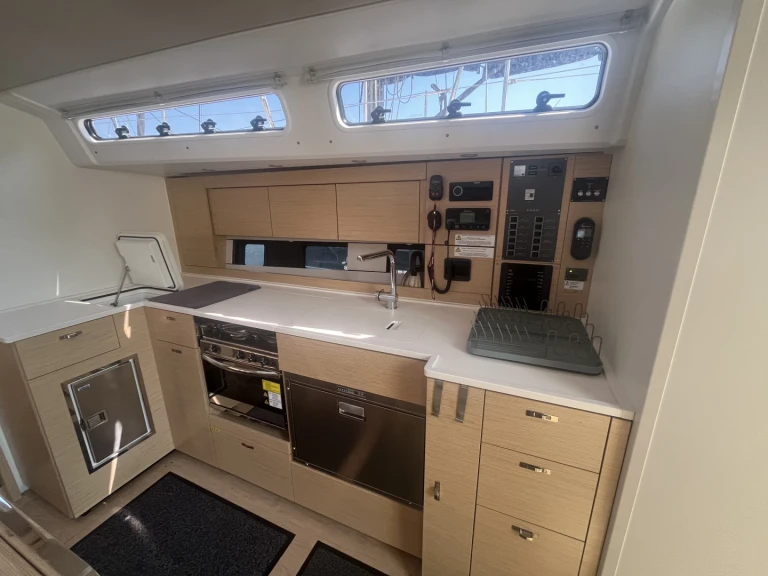 Hanse Hanse 460 in Marseille on SamBoat