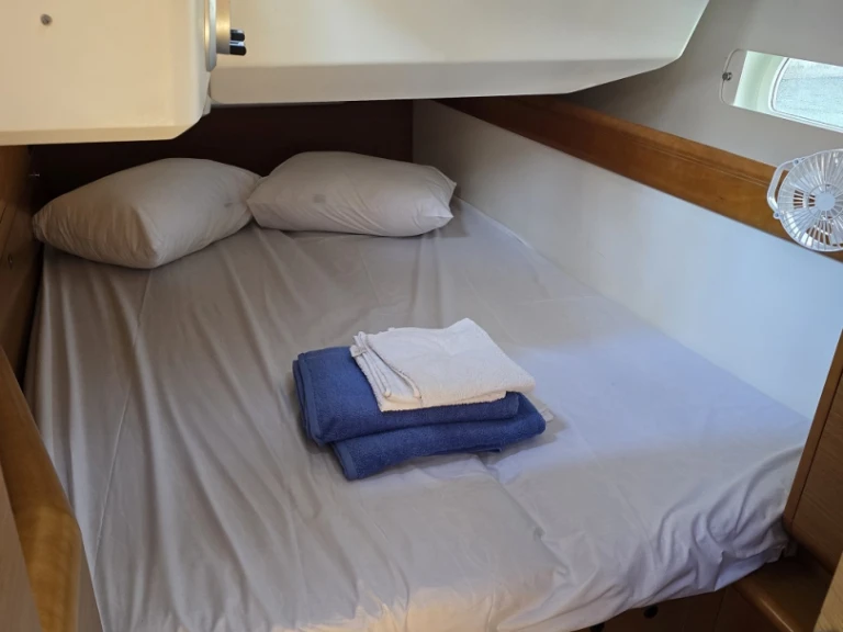 Bareboat Rental Sailboat Jeanneau with a boat licence