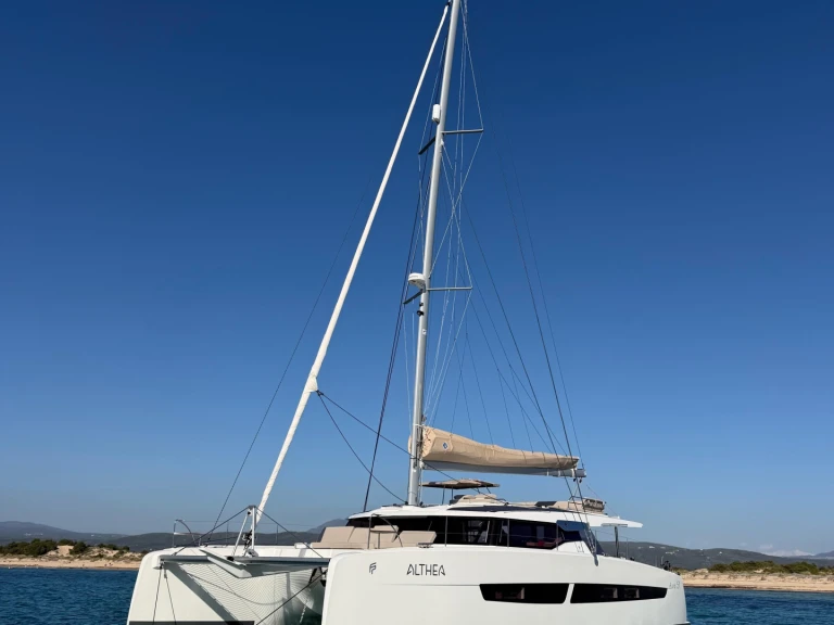 Catamaran rental with or without captain Fountaine Pajot Adámas