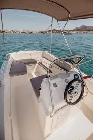 Boat rental V2 BOATS 5.0 SPORT in Torredembarra on Samboat