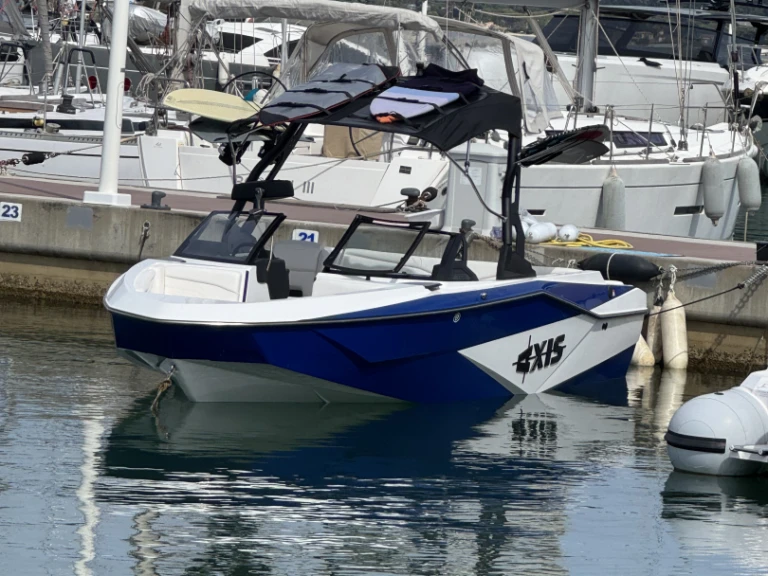 Motorboat for rent Port des Marines de Cogolin at the best price