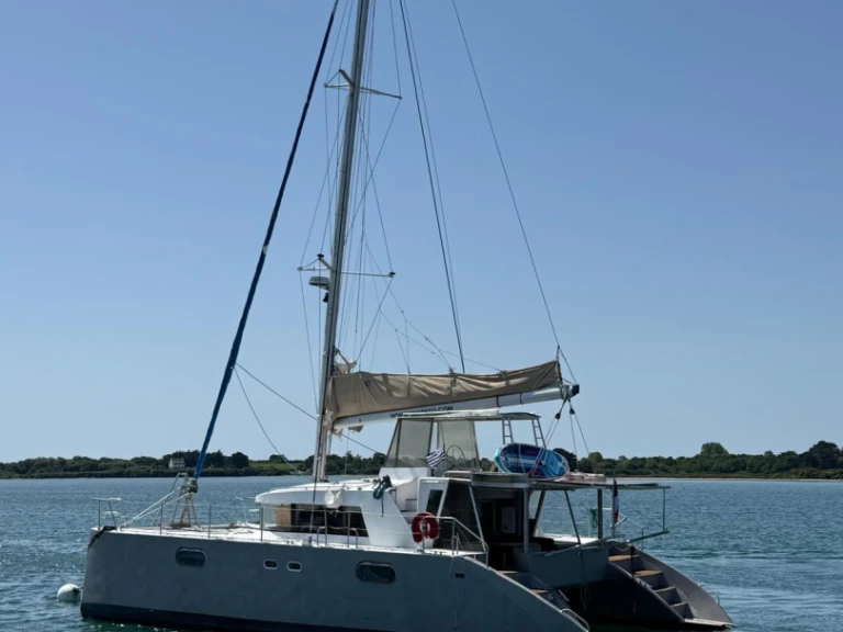 VISAGE 450 in Le Marin on SamBoat